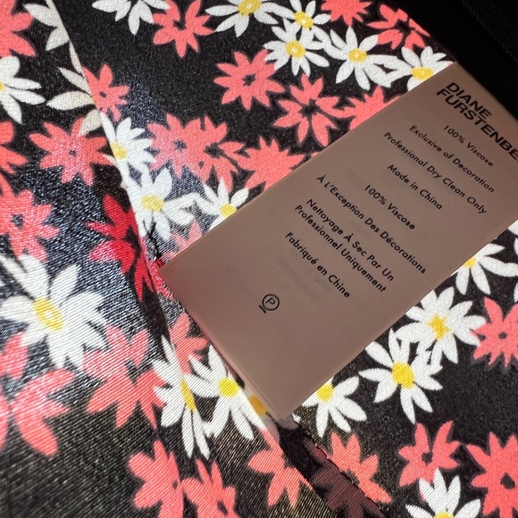 Zoie Floral Sheer Knot-Front Black Crop Top Size 0 - Picture 5 of 12